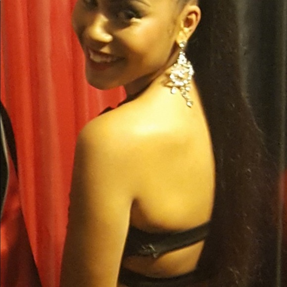 Beautiful black prom gown.  Worn once. Size 6/8 - Picture 3 of 5